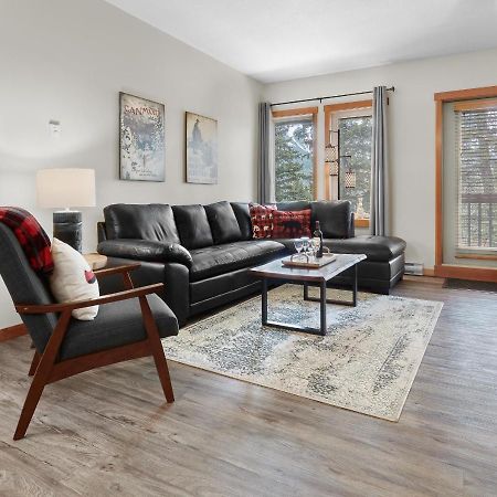 Newly Renovated Grizzly Lodge, Spacious 3Br 2Ba With Open Pool, Hot Tub Canmore Zewnętrze zdjęcie
