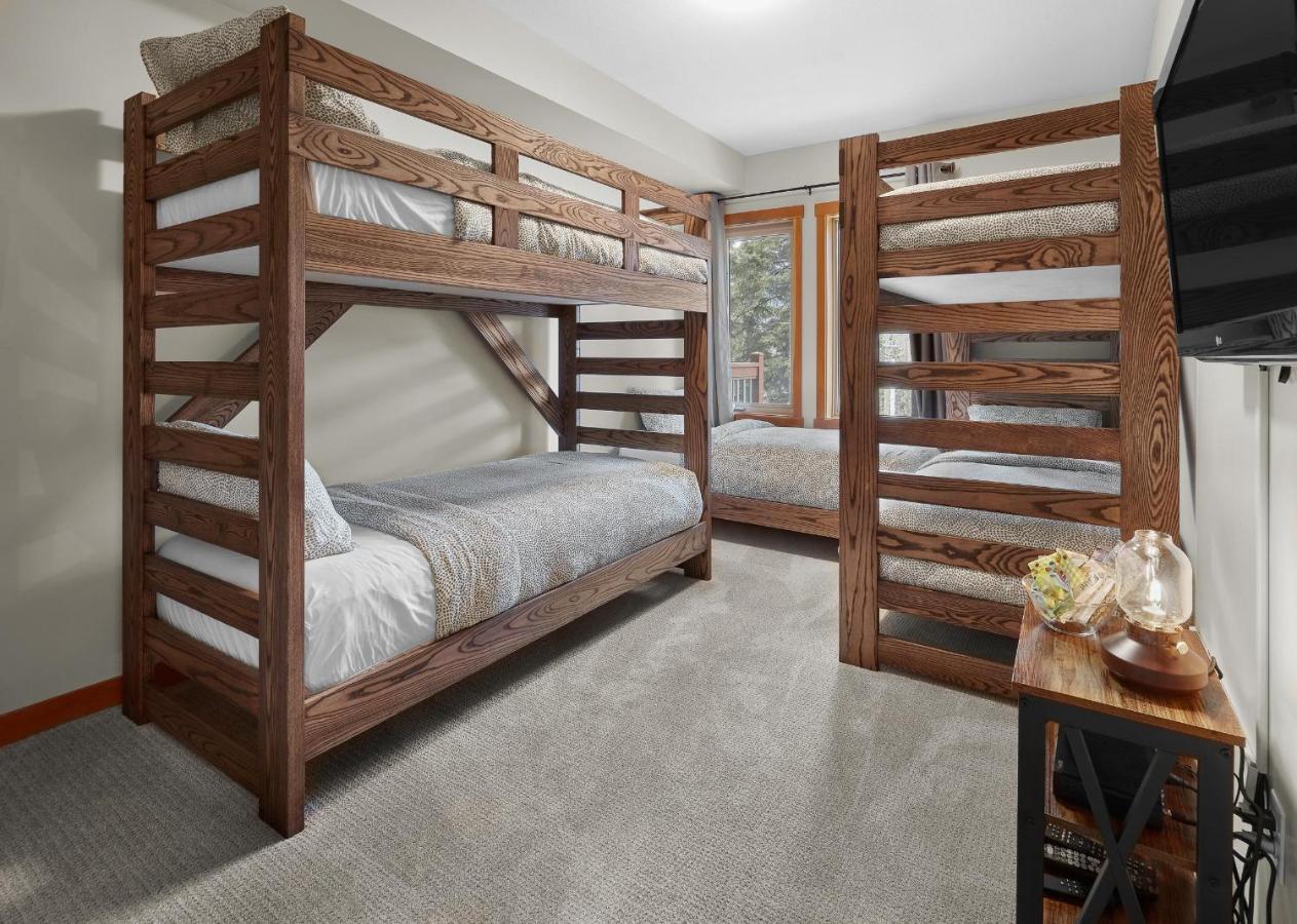 Newly Renovated Grizzly Lodge, Spacious 3Br 2Ba With Open Pool, Hot Tub Canmore Zewnętrze zdjęcie
