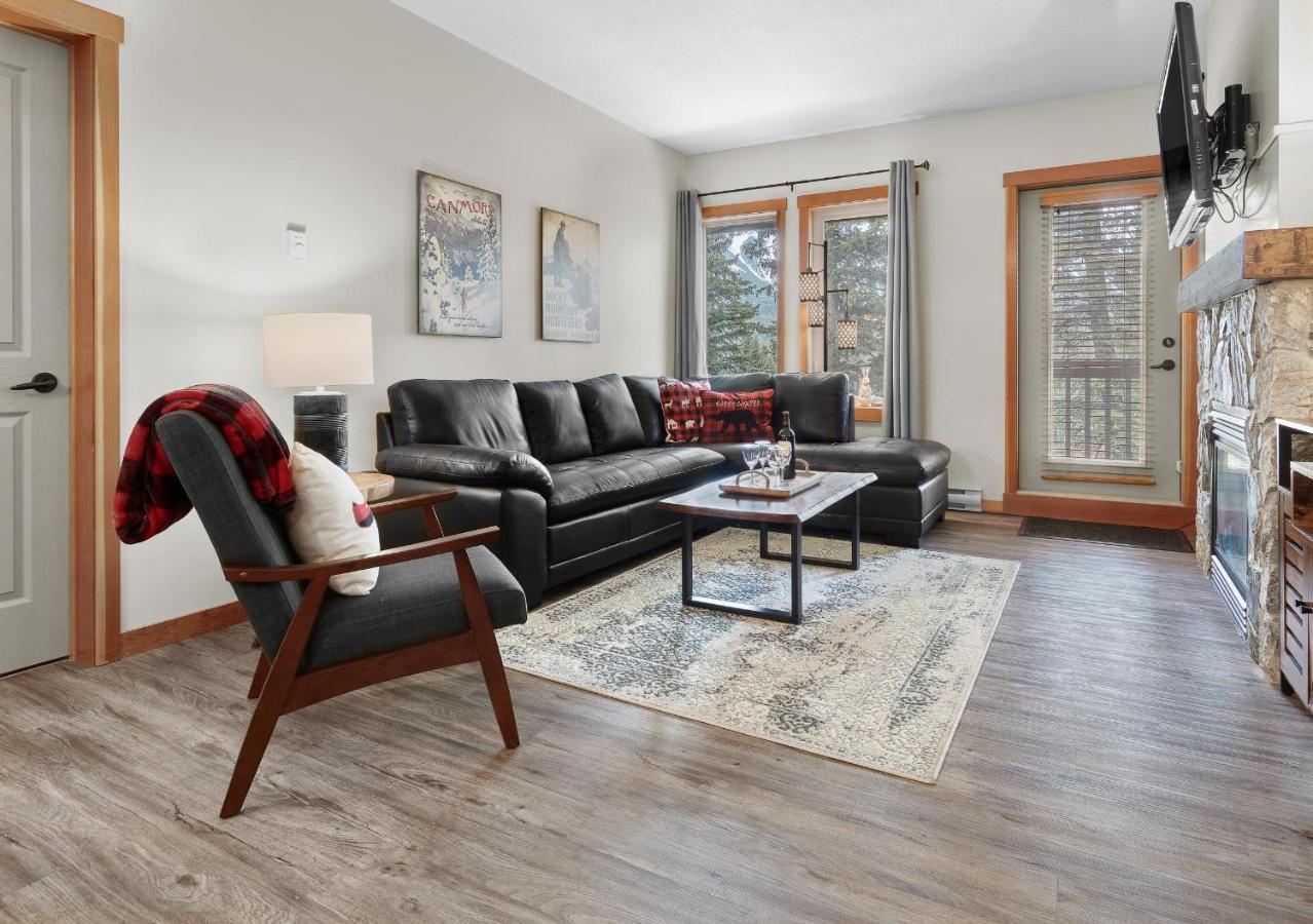 Newly Renovated Grizzly Lodge, Spacious 3Br 2Ba With Open Pool, Hot Tub Canmore Zewnętrze zdjęcie