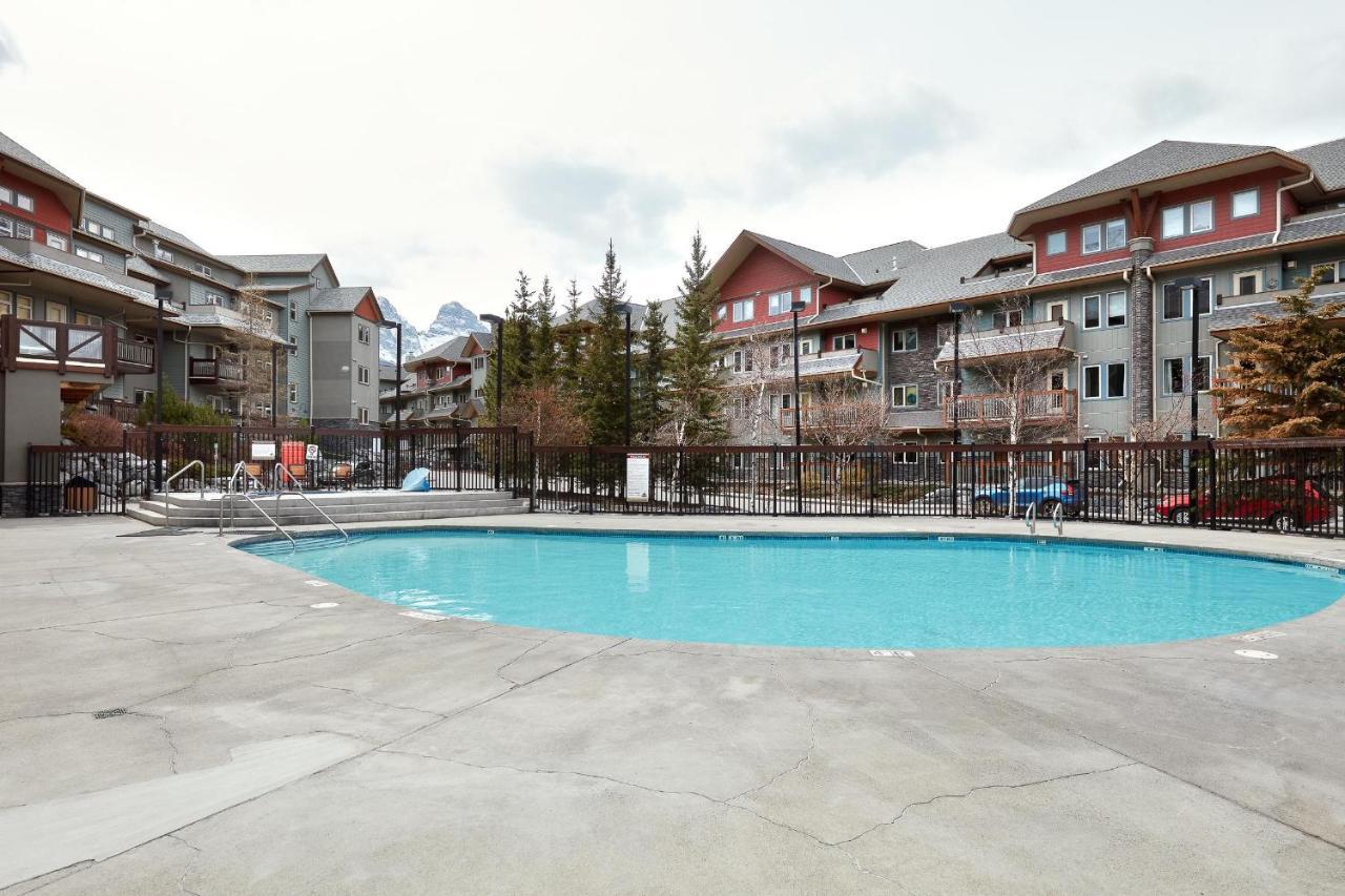 Newly Renovated Grizzly Lodge, Spacious 3Br 2Ba With Open Pool, Hot Tub Canmore Zewnętrze zdjęcie