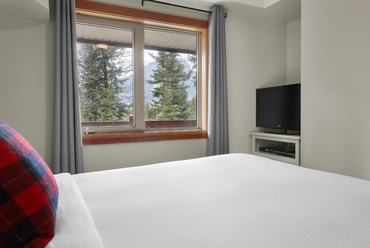 Newly Renovated Grizzly Lodge, Spacious 3Br 2Ba With Open Pool, Hot Tub Canmore Zewnętrze zdjęcie