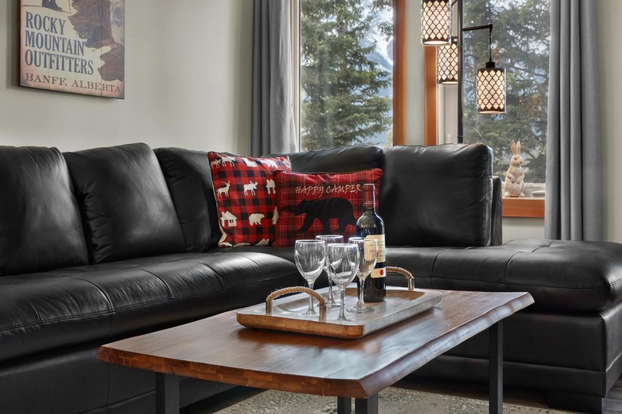 Newly Renovated Grizzly Lodge, Spacious 3Br 2Ba With Open Pool, Hot Tub Canmore Zewnętrze zdjęcie